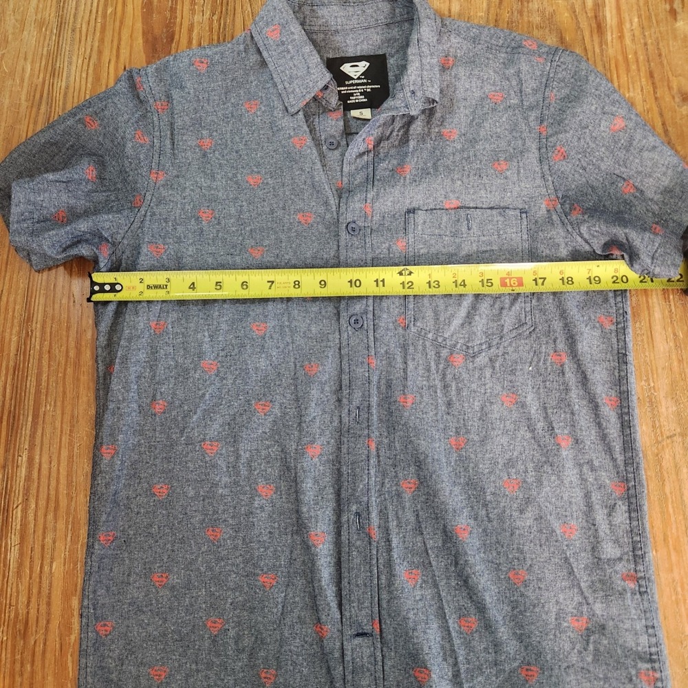 Superman Men's 100% Cotton Small Blue Chambray Button Down Short Sleeve Shirt - Picture 6 of 9